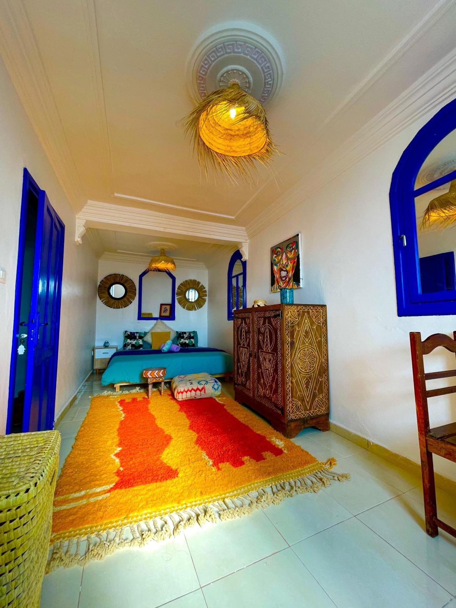 Surf & Salsa Ocean House Panzió Tamraght Kültér fotó